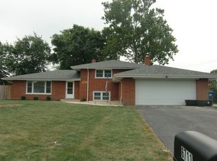 6711 W Shiawassie Dr, Palos Heights, IL 60463