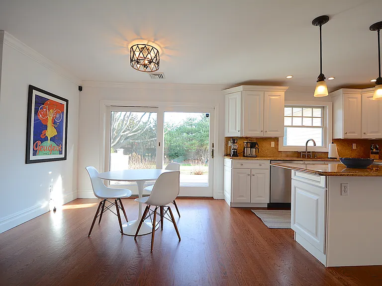 54 Halsey Rd — Photo 8