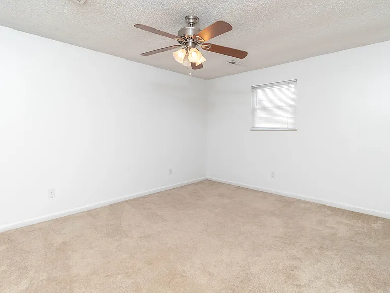 2821 Vicksburg Ln — Photo 19