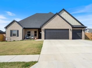 2109 Dobbs St, Pea Ridge, AR 72751