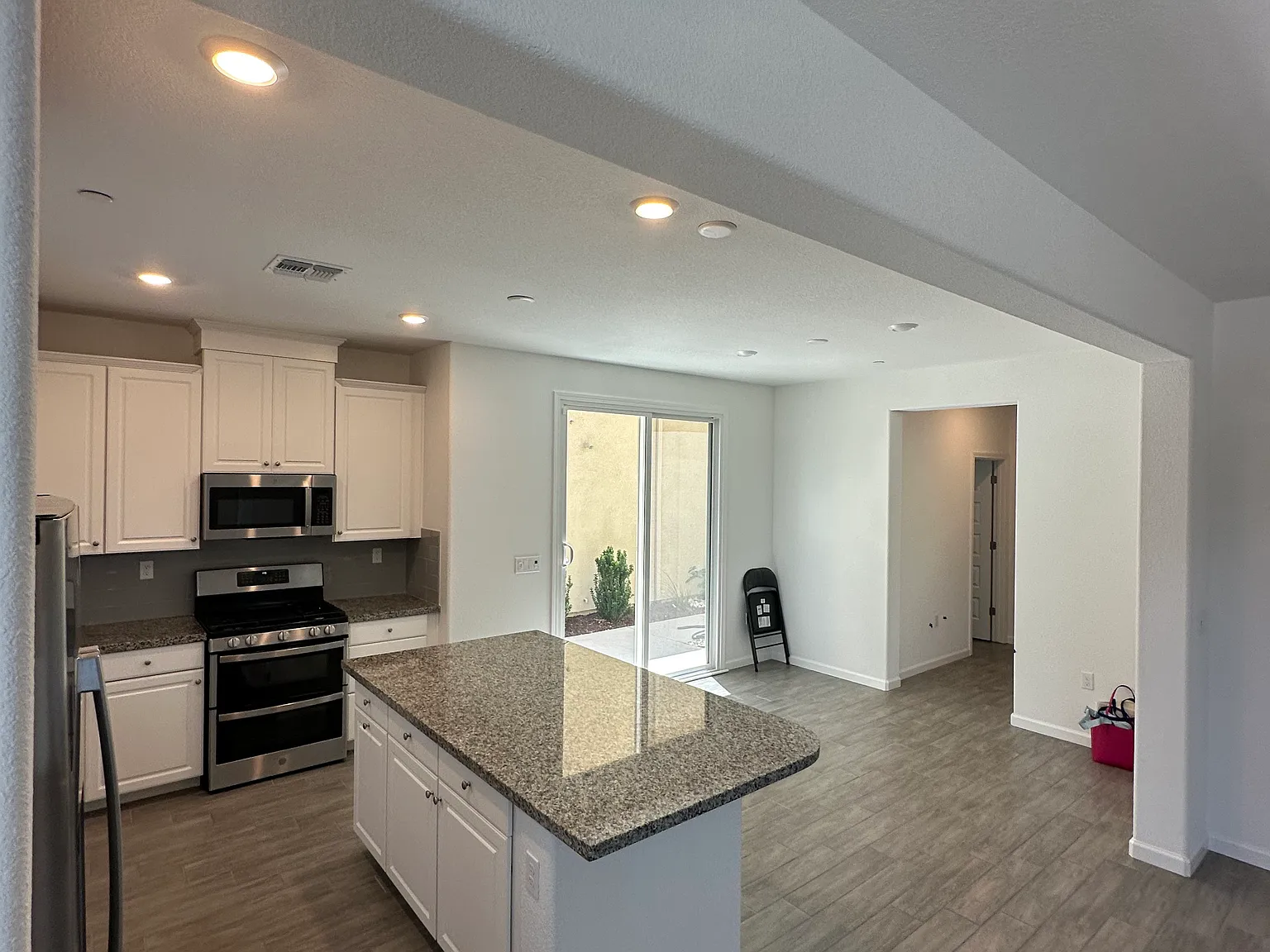 1652 Matmor Rd — Photo 3