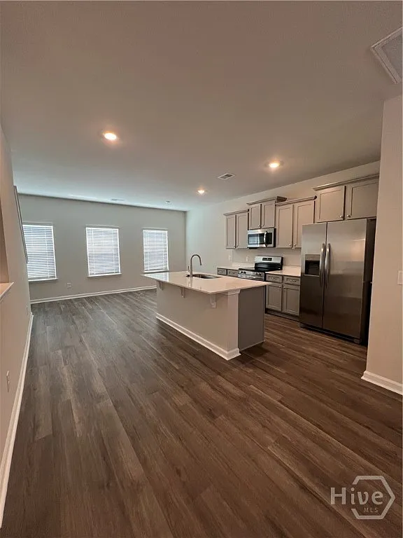 3 bed, 4.0 bath, 1696 sqft, $2,060 — Photo 2