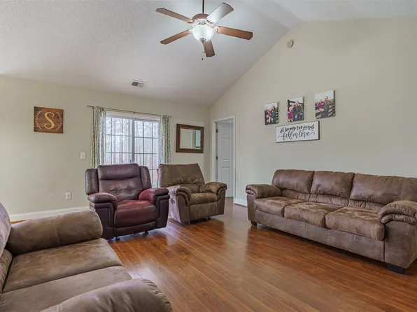 145 Graceland Ct, Swansea, SC 29160