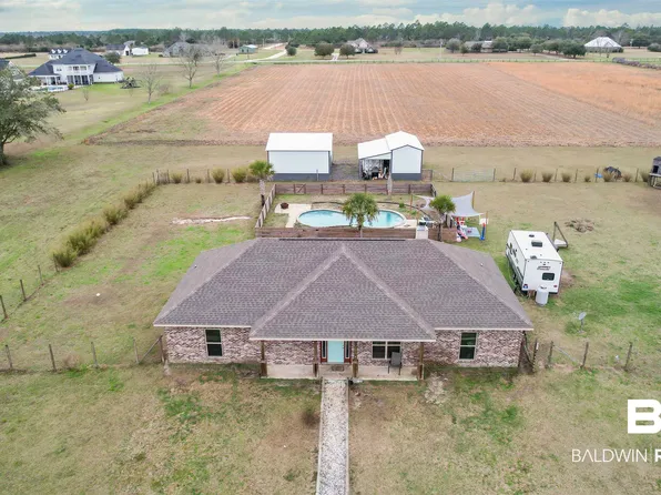 10021 Williams Ln, Elberta, AL 36530