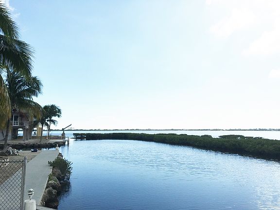 VIEW TO LEFT