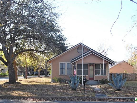 2nd image of 520 S Pecan Ave