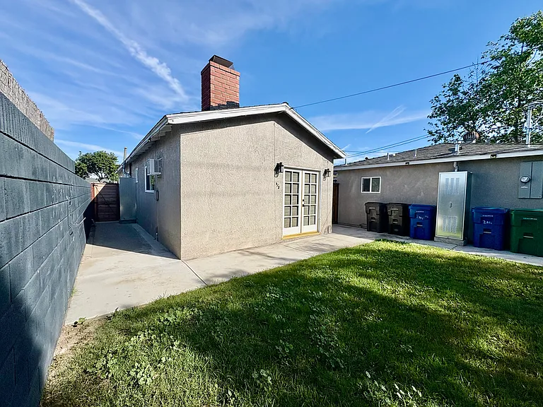 2351 Pepperwood Ave #1/2 — Photo 8