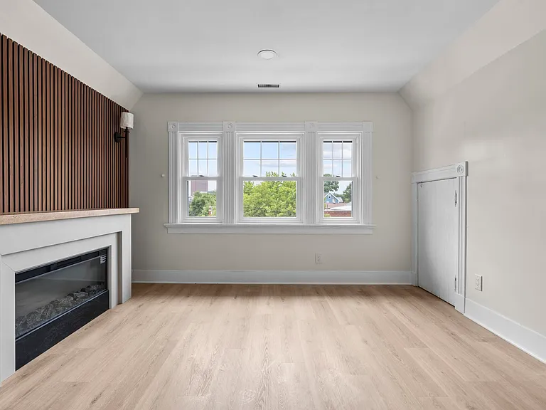 821 State St #3 — Photo 12