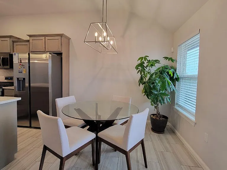 4705 Apatite Bluff Dr — Photo 22