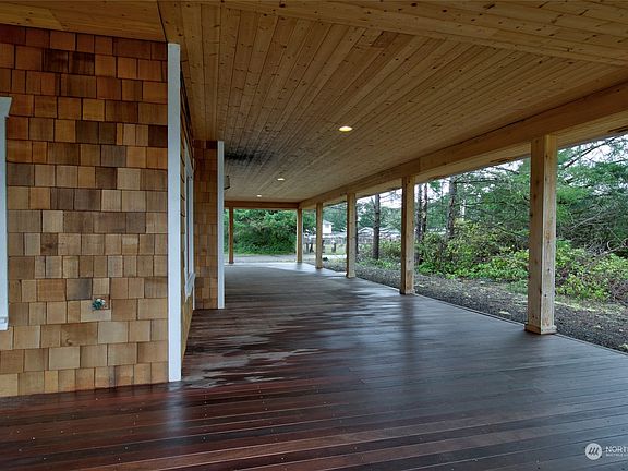 3rd image of 322 Dorado Avenue SW