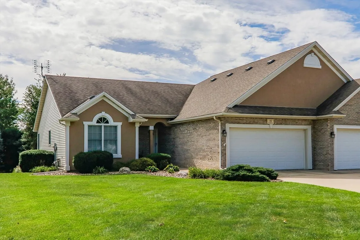 15 Inglewood Ln photo 1