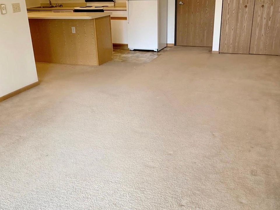 1st image of 621 Amy Dr APT 12