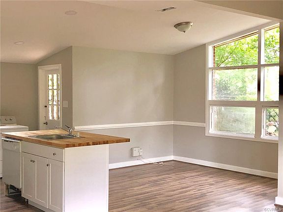 5th image of 3102 Manor Dr