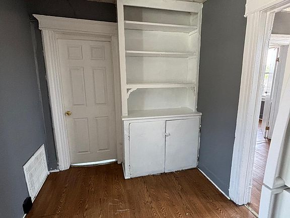4th image of 62 Rutgers Ave APT 3R
