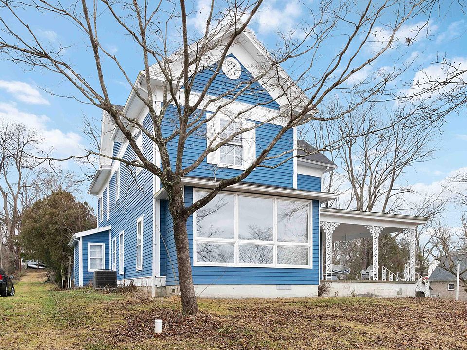 1st image of 563 W Lakeshore Dr