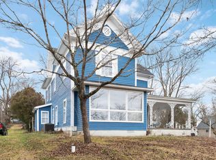 563 W Lakeshore Dr, Burnside, KY 42519
