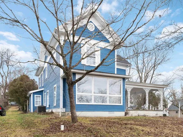 563 W Lakeshore Dr, Burnside, KY 42519