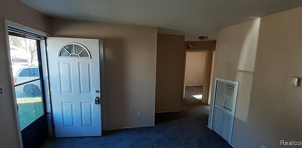 8662 Ford Ave, photo 6