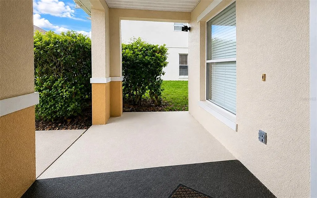 3 bed, 2.5 bath, 2256 sqft, $2,600 — Photo 3