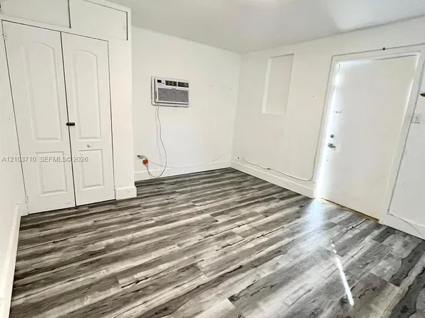 1648 NE 172nd St Unit 2, Miami, FL 33162