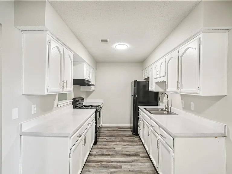 Grand Vue Townhomes — Photo 3