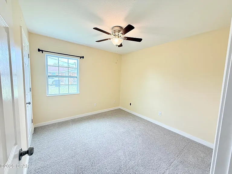 175 N Berthe Ave — Photo 20