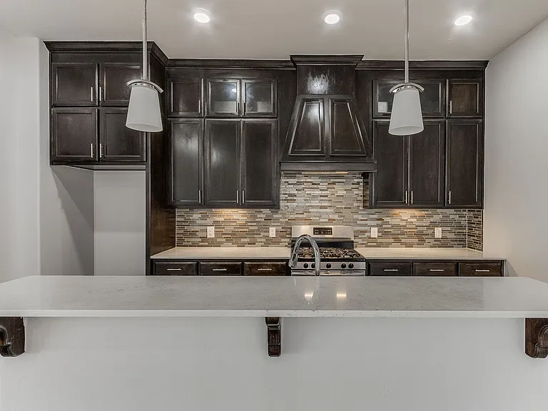 15704 Caney Dr — Photo 7