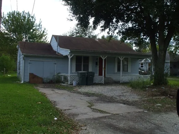 3520 24th St, Port Arthur, TX 77642