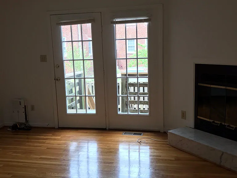 Living Room w/fireplace - Main Level