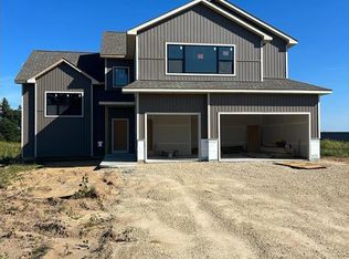 1093 173rd St, Hammond, WI 54015