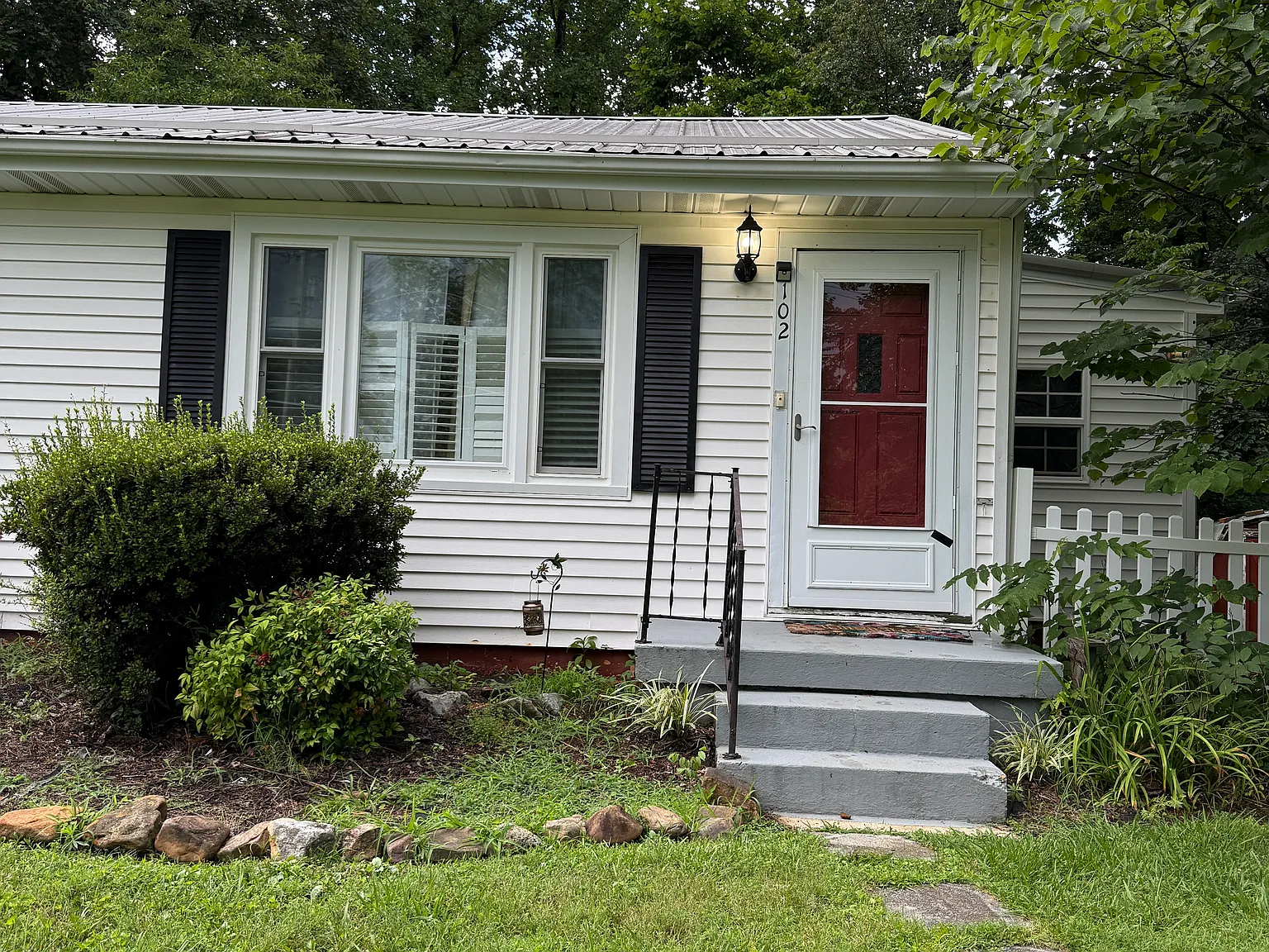 2 bed, 832 sqft, $1,900 — Photo 2