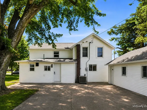 411 5th Ave, Clarence, IA 52216