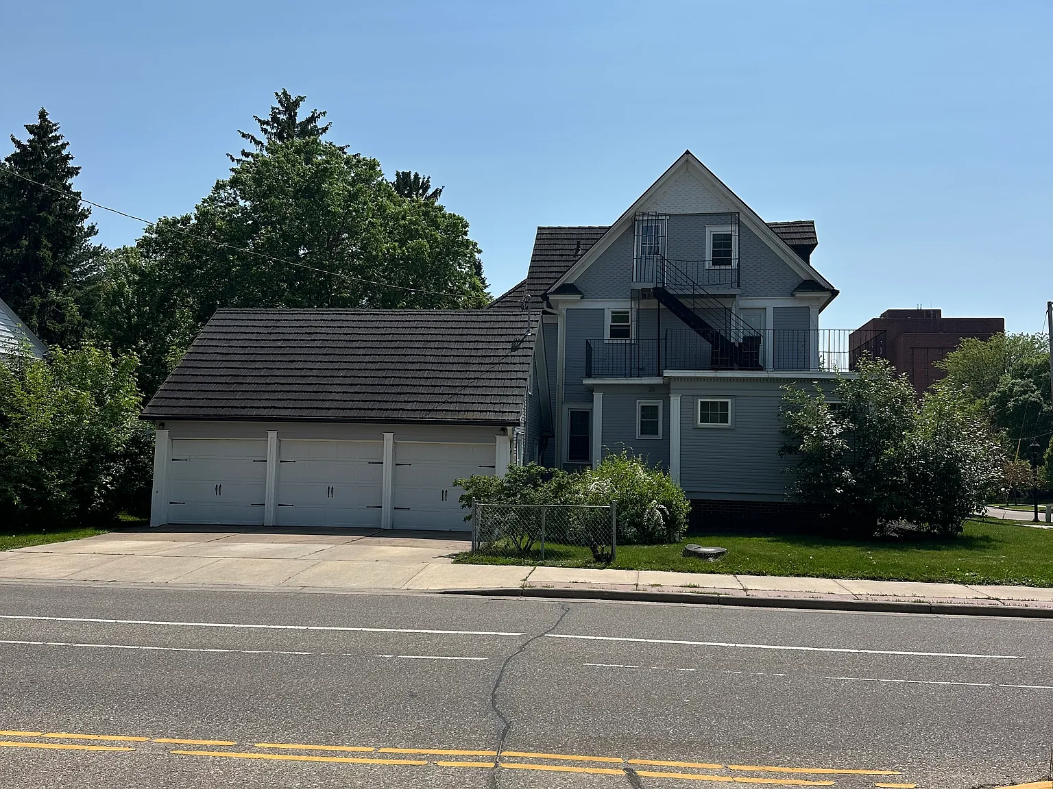 5 bed, 2100 sqft, $575 — Photo 2