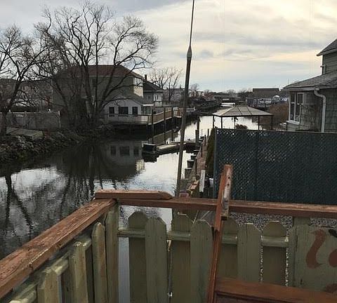 3rd image of 9916 Russell St