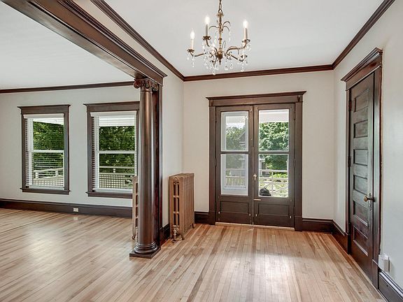 3rd image of 2723 Blaisdell Ave