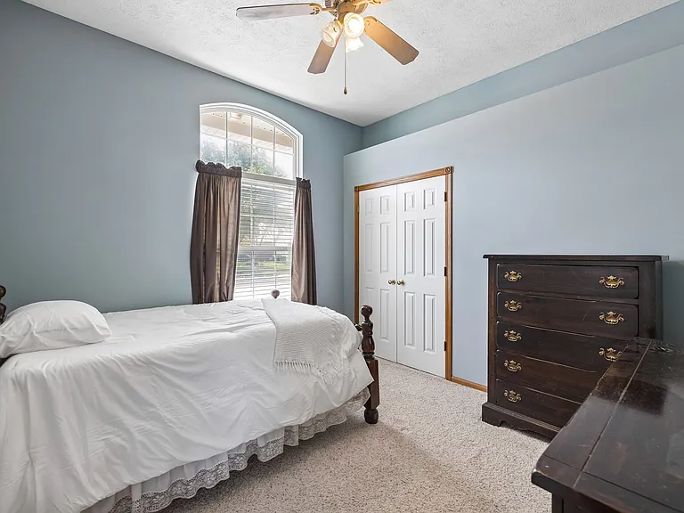 158 W Lombard Dr — Photo 11