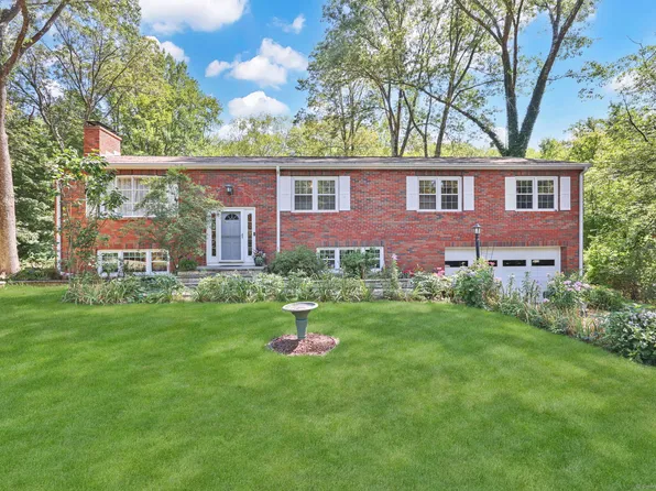 15 Hillside Lane, Monroe, CT 06468