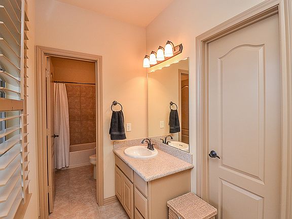 3rd image of 6111 Cross Creek Harbor Ln