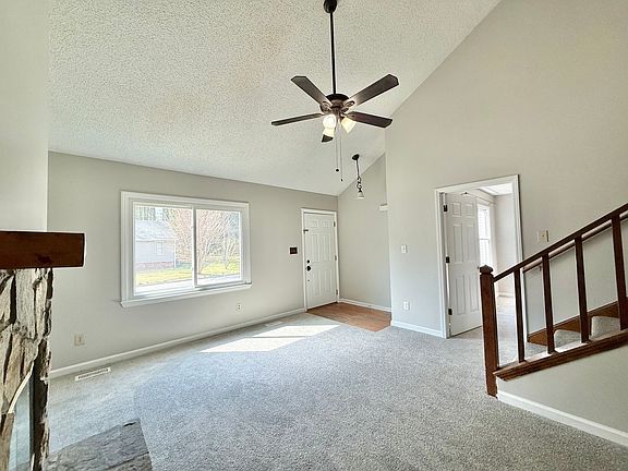 3rd image of 825 Rawls Dr