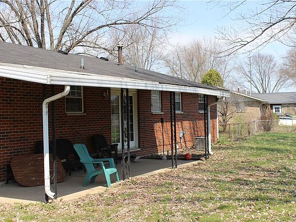4th image of 370 Robert Simmons Dr