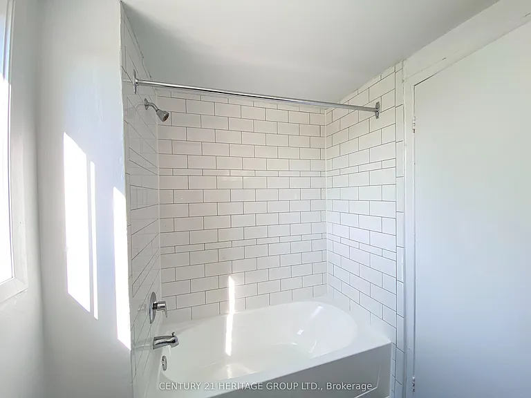 170 Grove St E #302 — Photo 13