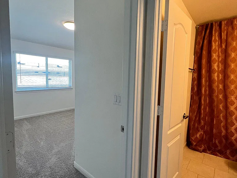 1204 Sumner St — Photo 24