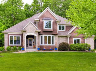 2860 Timberview Trl, Chaska, MN 55318