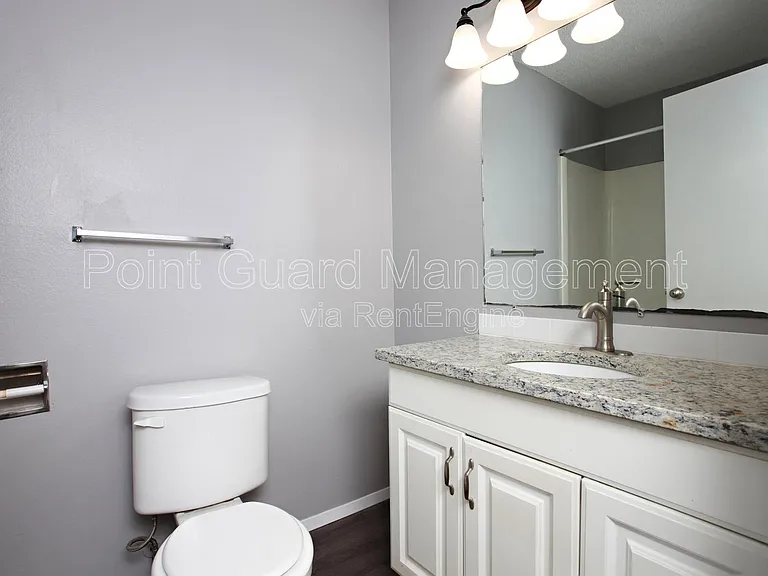 1717 N Vassar Ave — Photo 27
