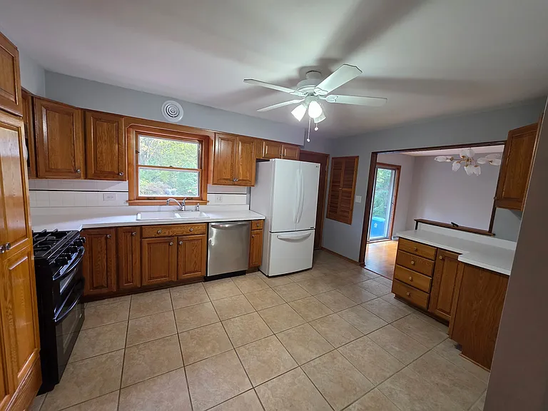 5341 Grand Ave — Photo 7