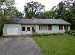 265 Oak Ln, Cresco, PA 18326