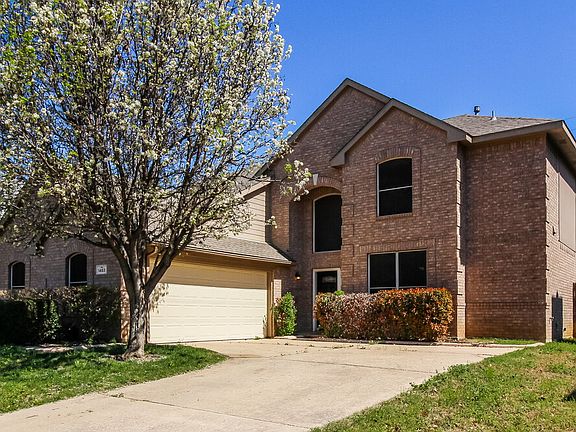 4th image of 1483 Applewood Dr