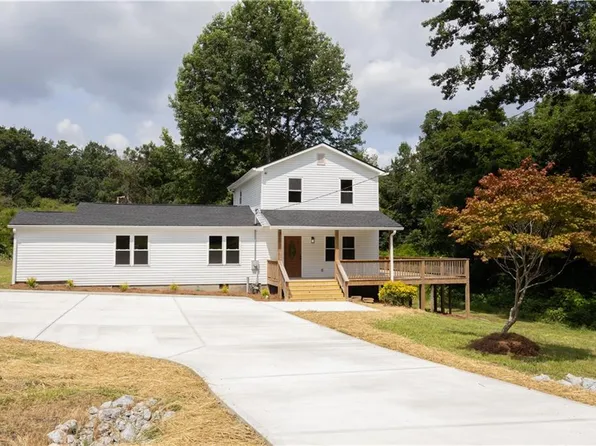 8063 Palmer St, Douglasville, GA 30134