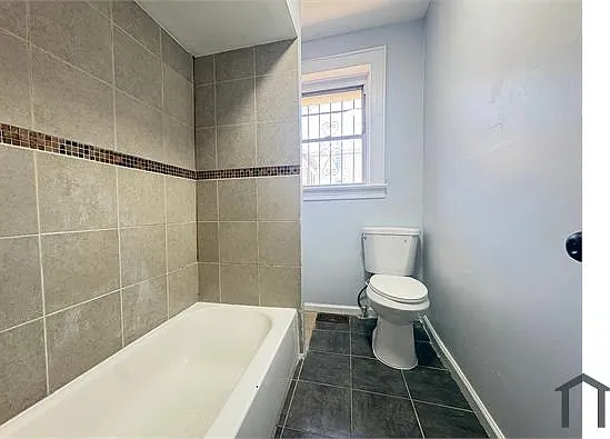 401 Marshall St #1R — Photo 3