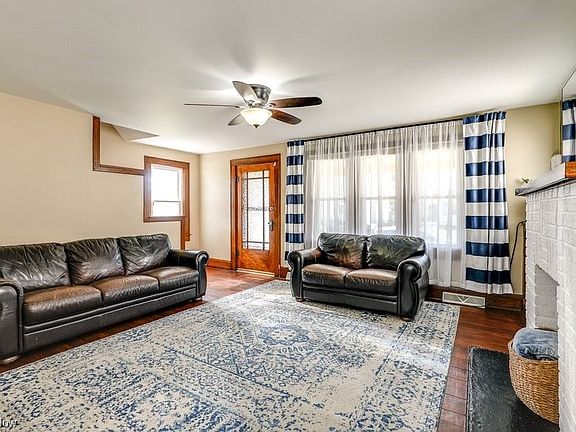 3rd image of 707 Notre Dame Ave
